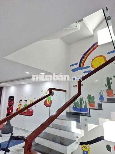 Nhà Mới 3 Lầu Sạch Đẹp Thạnh Xuân 38, Sẵn 6 máy Lạnh Giá 15tr/th