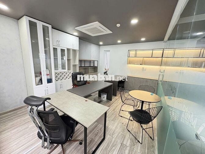 Cho thuê văn phòng Cityland sàn suốt 160m2 nội thất như hình