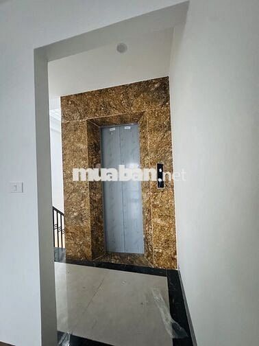 5 tầng thang máy,lô góc,KD, đường 2 oto tránh, phố Giải Phóng cực hiếm