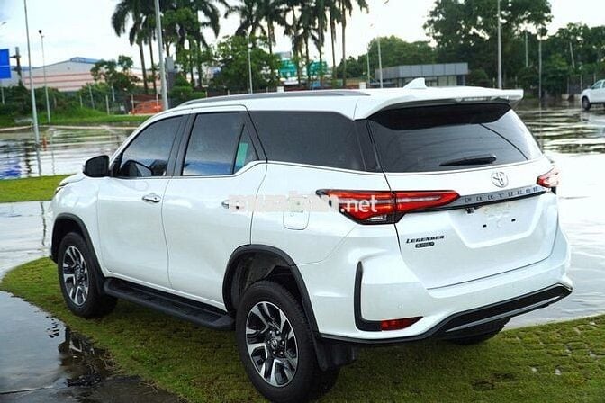 Toyota Fortuner 2024 Legender 2.8 AT 4x4 - 9000 km