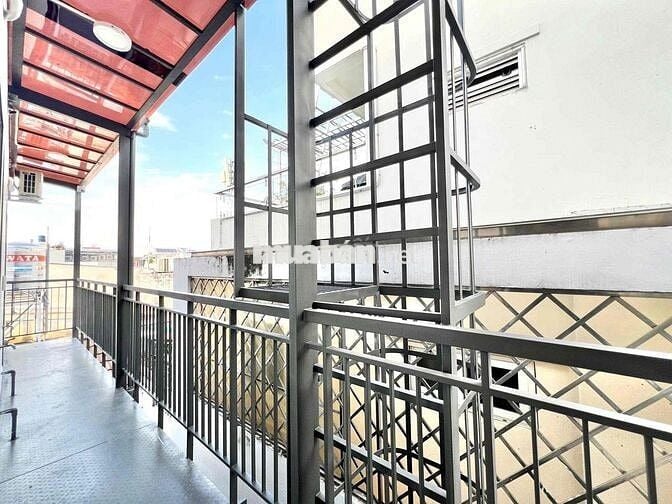 Căn hộ 35m2 ban công đón nắng ngay Lê Quang Định gần chợ Bà Chiểu