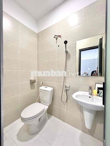 Căn hộ 35m2 ban công đón nắng ngay Lê Quang Định gần chợ Bà Chiểu