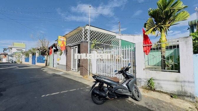 Nhà Bảo Lộc hẻm Hà Giang DT 180m2 Full thổ cư nhà kiên cố 3 PN hẻm oto