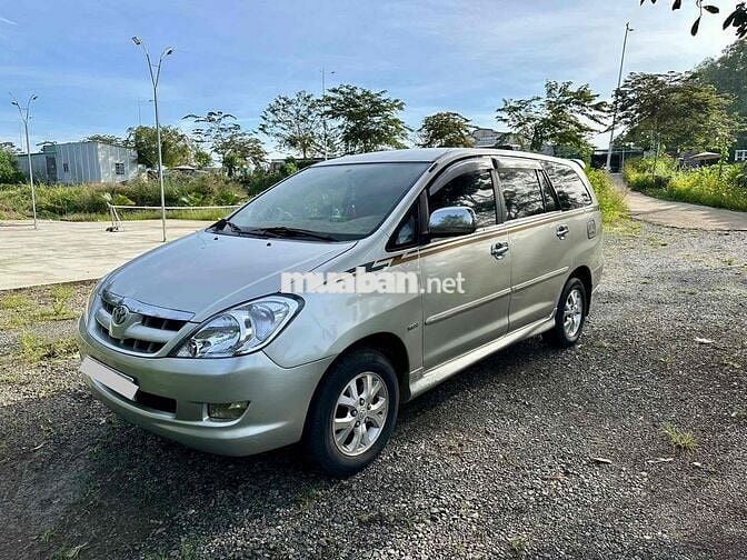Toyota Innova 2008 G - 200000 km