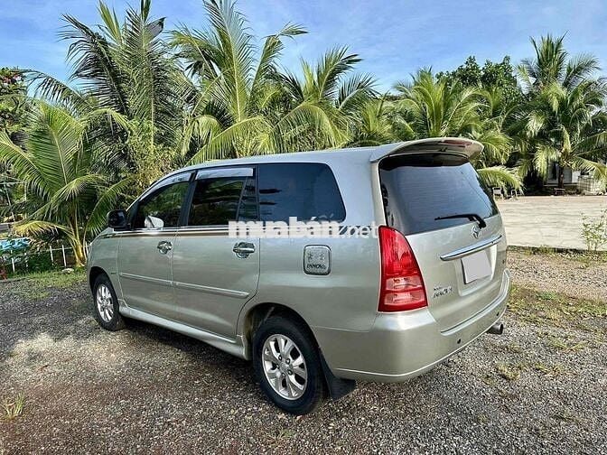 Toyota Innova 2008 G - 200000 km