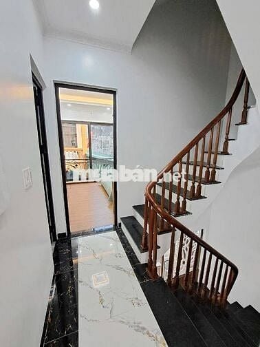 6 tầng thang máy,kiên cố như pháo đài, móng cột CC, VIP nhất Định Công