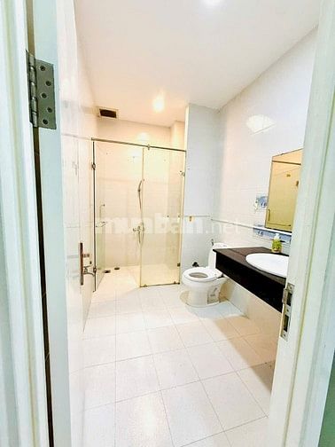 Bán nhà Hxh 3 lầu (5x18) 79/4/6 Thống nhất p11 , gò vấp (Bv HỒNG ĐỨC)