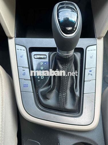 Hyundai Elantra 2020 2.0 Trắng