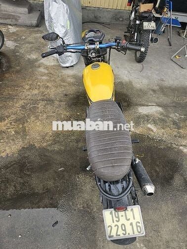 Yamaha FZS 150 V1 tracker.