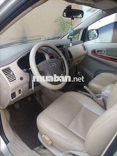 Nhà bán INNOVA G xịn MÁY NGUYÊN BẢN.