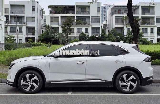 Vinfast VF8 Eco 2022 Trắng Nội Thất Đen