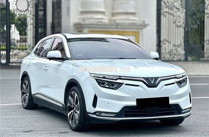 Vinfast VF8 Eco 2022 Trắng Nội Thất Đen