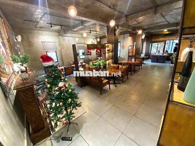 CHO THUÊ NHÀ NGUYÊN CĂN 275m2 Tân Bình giáp Quận 10, sân vườn hồ cá