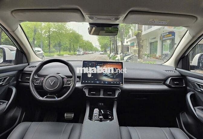 Vinfast VF8 Eco 2022 Trắng Nội Thất Đen