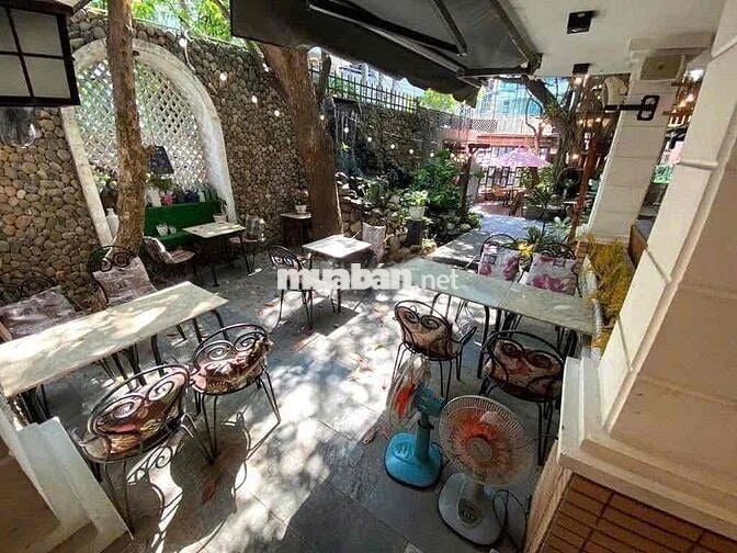 CHO THUÊ NHÀ NGUYÊN CĂN 275m2 Tân Bình giáp Quận 10, sân vườn hồ cá