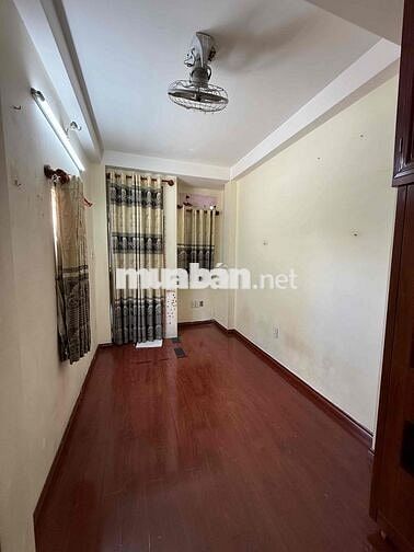 Cho thuê nhà HXH CMT8, Tân Bình, 3x8, 2 lầu , 2pn 2wc giá 1