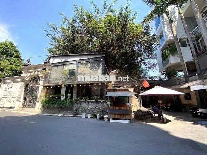 CHO THUÊ NHÀ NGUYÊN CĂN 275m2 Tân Bình giáp Quận 10, sân vườn hồ cá