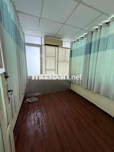 Cho thuê nhà HXH CMT8, Tân Bình, 3x8, 2 lầu , 2pn 2wc giá 1