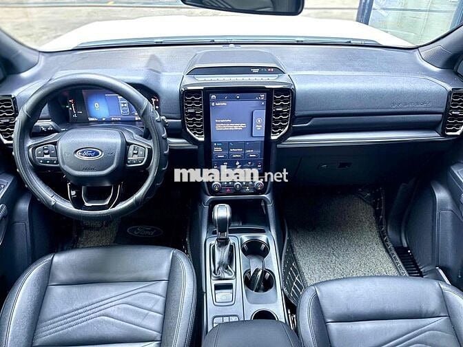 Ford Everest 2022 Titanium 4x2 23666 km