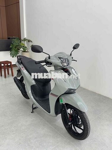 Velia 50cc đời 2025 siêu lướt 1700 km bao hồ sơ