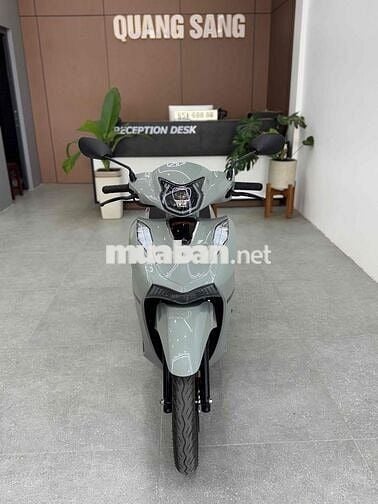 Velia 50cc đời 2025 siêu lướt 1700 km bao hồ sơ