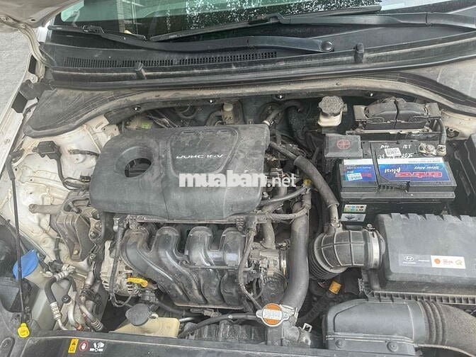 Hyundai Elantra 2016 1.6 AT - 130000 km