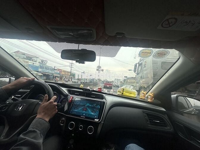 Honda City Bạc 5 chỗ