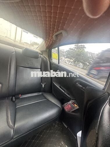 Honda City Bạc 5 chỗ