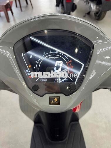 Velia 50cc đời 2025 siêu lướt 1700 km bao hồ sơ