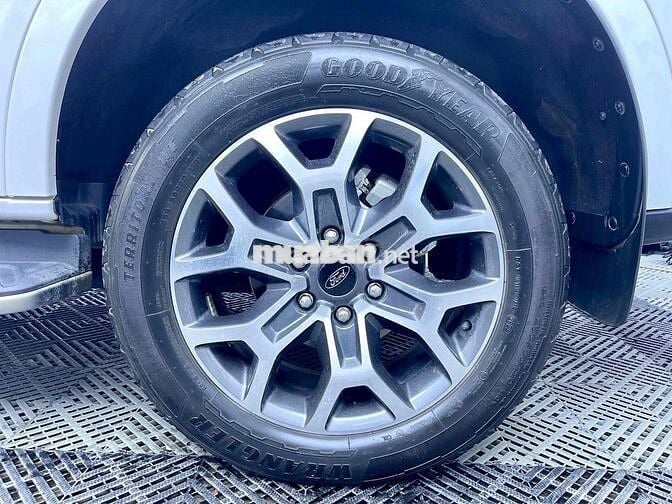 Ford Everest 2022 Titanium 4x2 23666 km