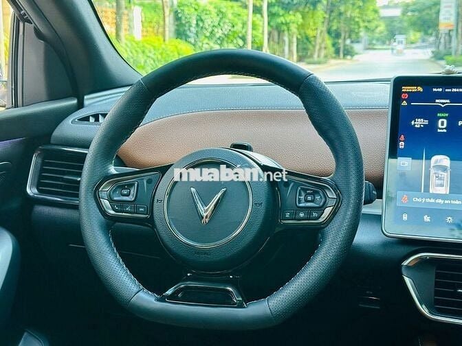 VinFast VF8 Plus 2022 Đen