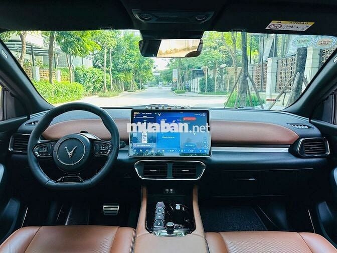 VinFast VF8 Plus 2022 Đen