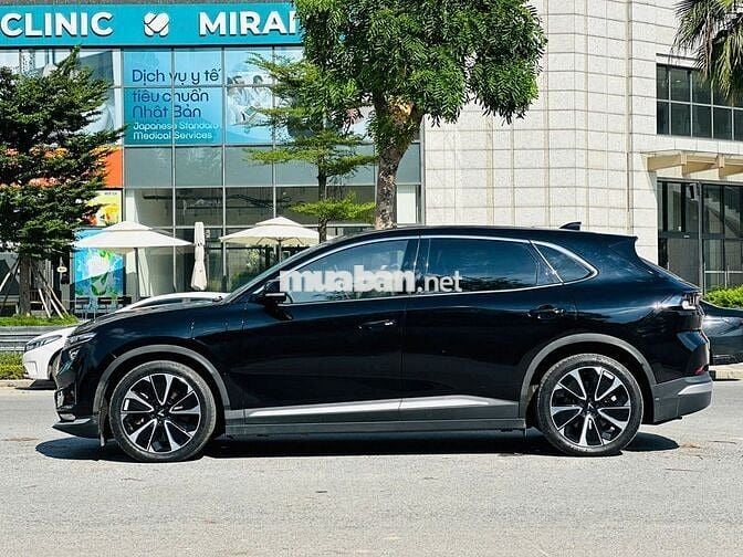 VinFast VF8 Plus 2022 Đen