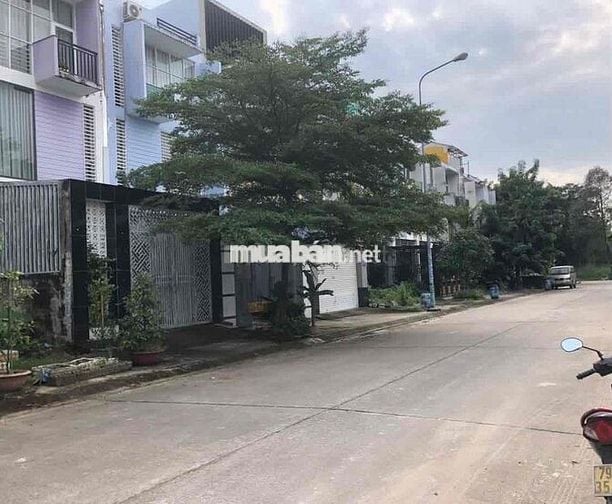 Bán đất trả nợ mặt tiền đường DK10 gần KCN Mỹ Phước 3 , sổ hồng riêng