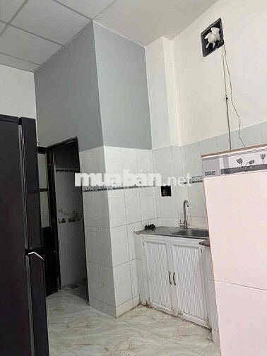 Cho thuê nhà nguyên căn đối diện chùa Tây Tạng đường nhựa 6