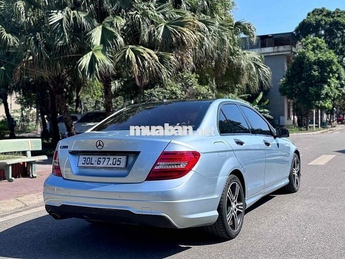 E cần bán Mercedes C200 Edition sx 2013 máy 1.8