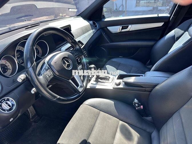 E cần bán Mercedes C200 Edition sx 2013 máy 1.8