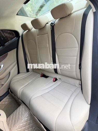 Mercedes-Benz C-Class Trắng Kem - Bản Full