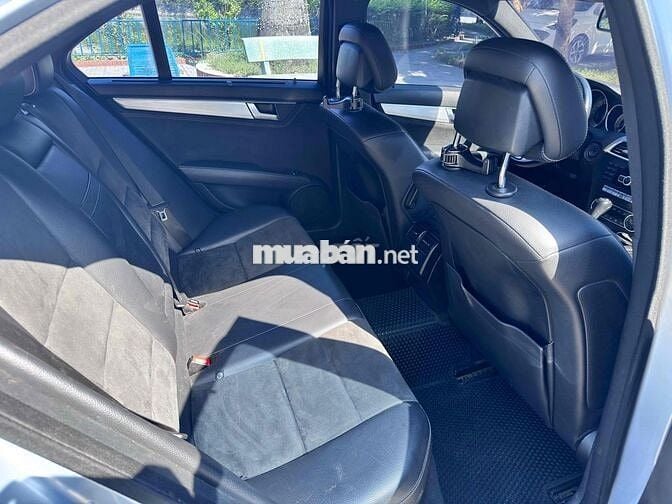 E cần bán Mercedes C200 Edition sx 2013 máy 1.8