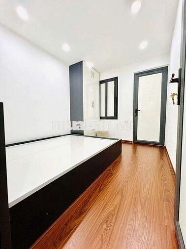 Tập thể Kim Liên, 60m, 2N2WC, mặt phố, nhà đẹp 2 thoáng full nội thất