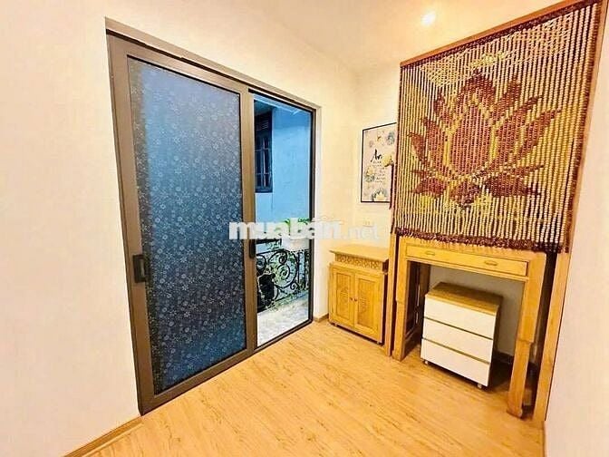 Bán nhà ngõ Hòa Bình, Đống Đa 46m2, 9,3 tỷ, 3 thoáng, ô tô đỗ gần