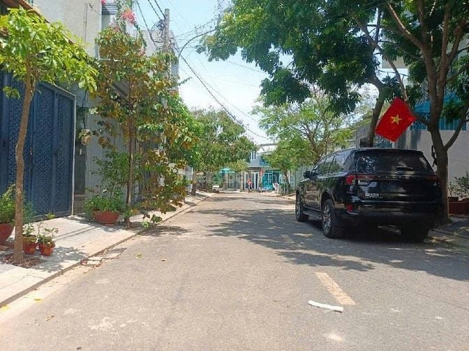 Hiếm-Đất Đẹp 4m x 14m-Hẻm Ô Tô -Sổ Riêng- Giá Cực Tốt Ở Long Trường Q9