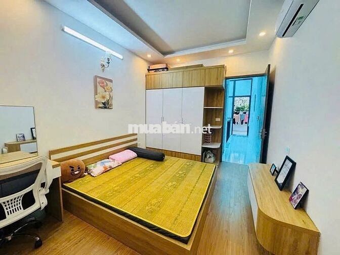 Bán nhà ngõ Hòa Bình, Đống Đa 46m2, 9,3 tỷ, 3 thoáng, ô tô đỗ gần