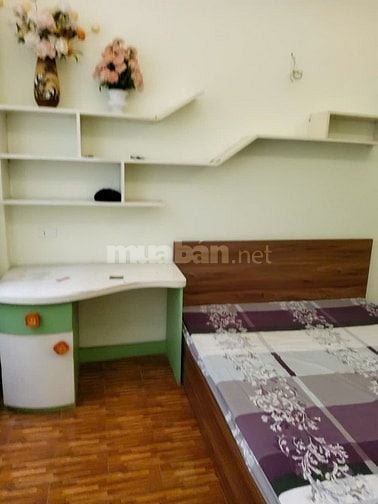 Cho thuê phòng 25m2, tầng 3, ngõ phố Thái Thịnh, Đống Đa, có chỗ để xe