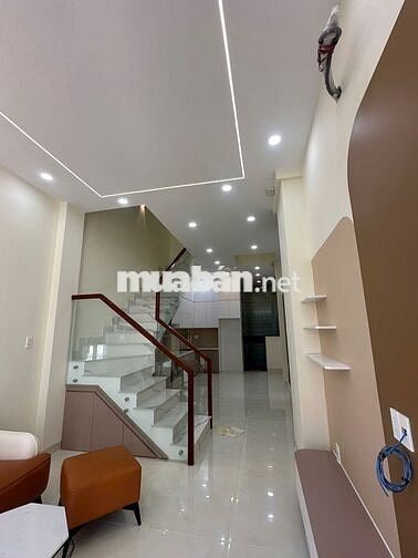 Cho thuê nhà phố hẽm BMT, 1 trệt 2 lầu ( 3x14m), 3PN 3WC, Nhà mới 100%