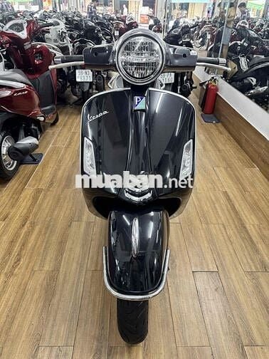 Piaggio GTS300 đời 2023 odo 9 nghìn km bstp