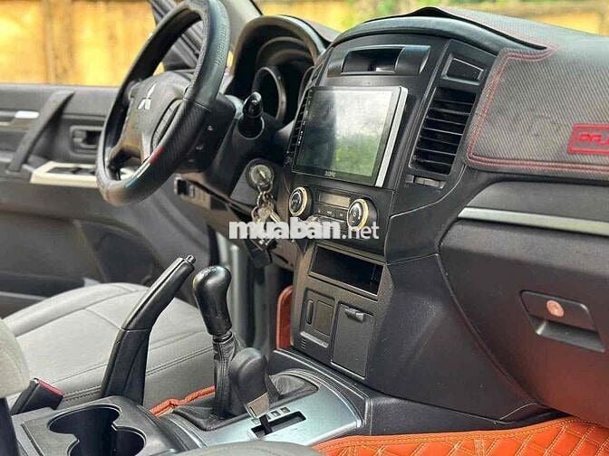 Mitsubishi Pajero 2007 số sàn 4x4 thểthao mạnh mẽ