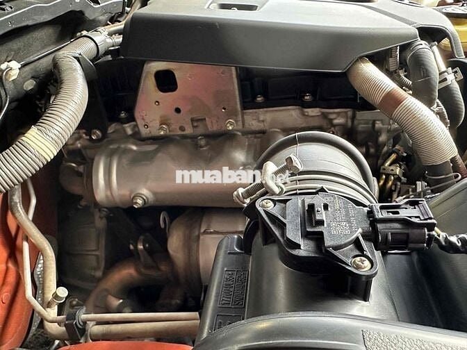 TOYOTA HILUX 4x2 AT 2021 NHẬP KHẨU