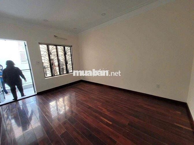 Nhà gần nhà thờ Tân Định. Dt 4x20m 1 lầu. Giá chỉ 22