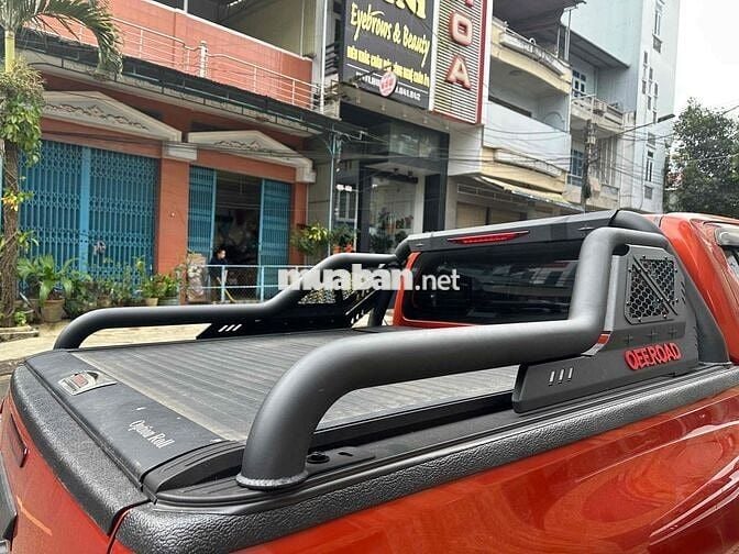 TOYOTA HILUX 4x2 AT 2021 NHẬP KHẨU